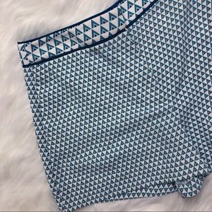 *25% OFF BUNDLE!* NWT Geometric H&M Shorts